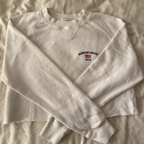 Brandy Melville Sweaters - Brandy Melville USA Sweatshirt